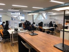 本社オフィス（自社プロデュース！階により雰囲気が違います）