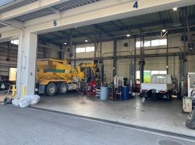 中型・大型工場～小型車から大型車までの車検・点検修理～