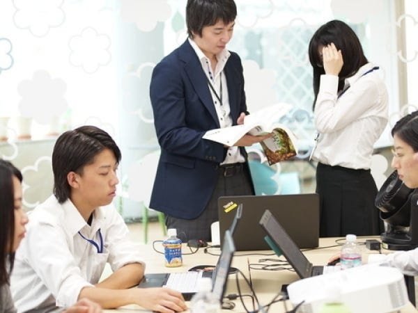 研修風景です！オンライン研修もあれば対面研修（全国）もございます。