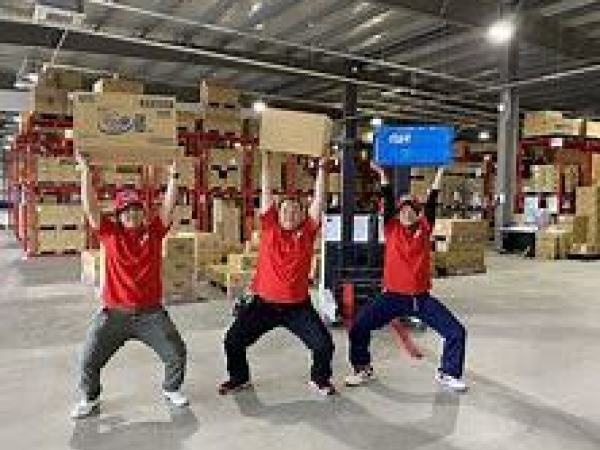 事務・間センターでの事務スタッフ