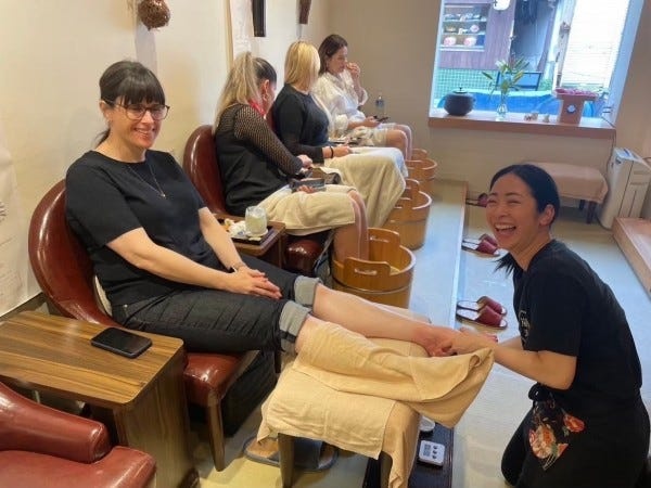 ホールスタッフ・足湯カフェスタッフ（未経験OK・こんな方大歓迎）