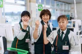 スーパーでの地域密着の仕事まで。