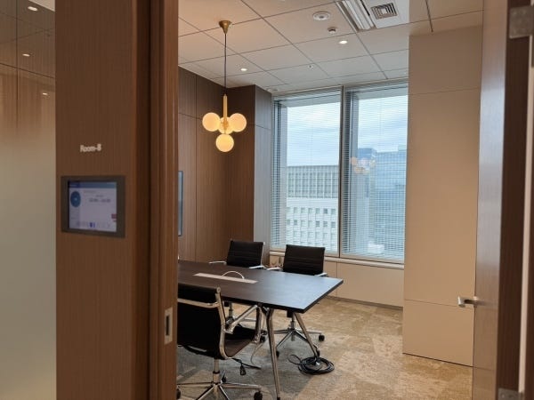23階新オフィスの会議室