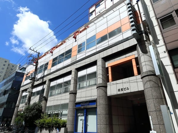 東京本部は上野駅から徒歩5分の場所にあります。