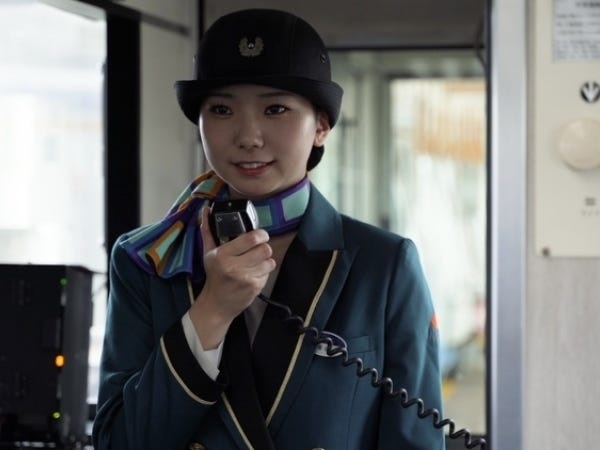 特急列車新観光列車内での接客・新観光列車内での接客スタッフ・社会人デビュー（未経験大歓迎・大歓迎）