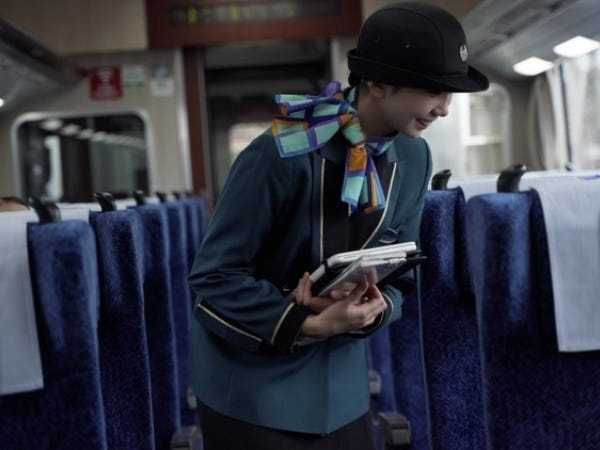 特急列車新観光列車内での接客・新観光列車内での接客スタッフ・社会人デビュー（未経験大歓迎・大歓迎）