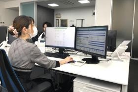 事務スタッフの仕事風景