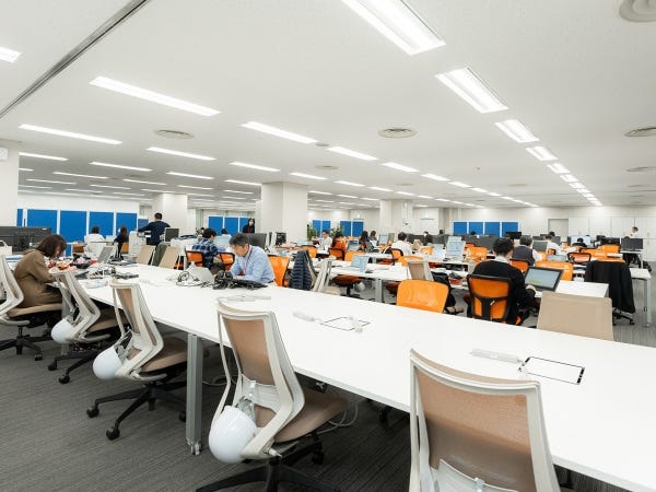 【転勤なし】東京都江東区にある本社です。保険会社では珍しく全国に拠点展開をしていないため、転勤がありません。部署間の交流も盛んです。