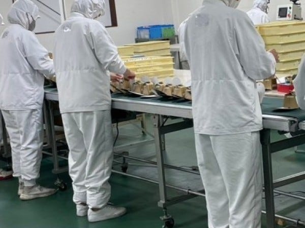 ライン作業にて業務をおこないます。