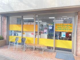 正面入り口・・・甲州街道に面しており、利便性のいい立地です。