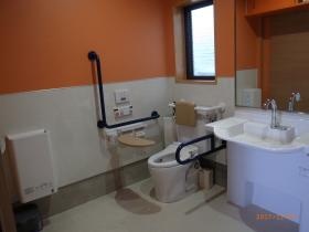 事業所１階バリアフリートイレ