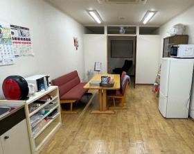 スタッフ休憩室（お菓子常備）