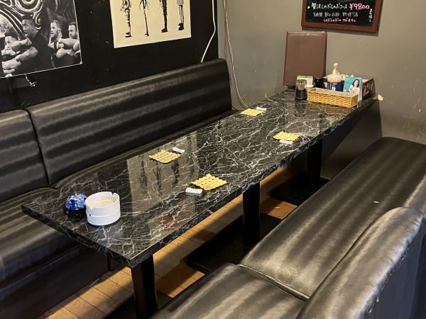 ホールスタッフ・居酒屋BARスタッフ