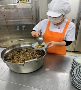 調理（盛り付け）