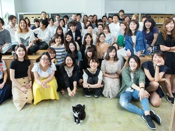 20代・30代の若いメンバーが中心です。困ったことはすぐに相談できるフラットな社風ですよ。