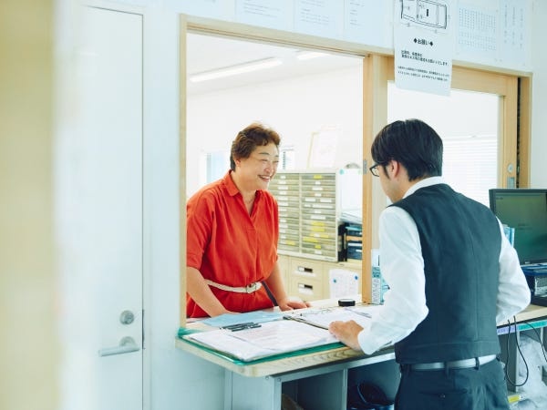 ちょっとした会話を通じて調子を確認します。