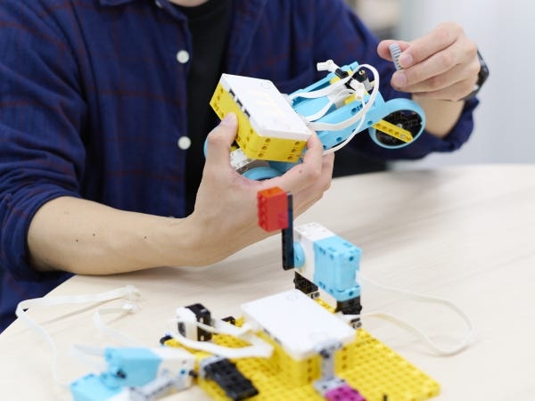 レゴは好きですか？レゴエデュケーションSPIKEプライムを教材に使用しプログラミング教育をしています。