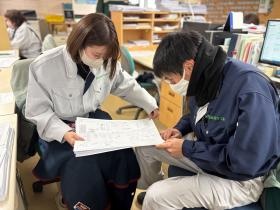 事務所内・打ち合わせ