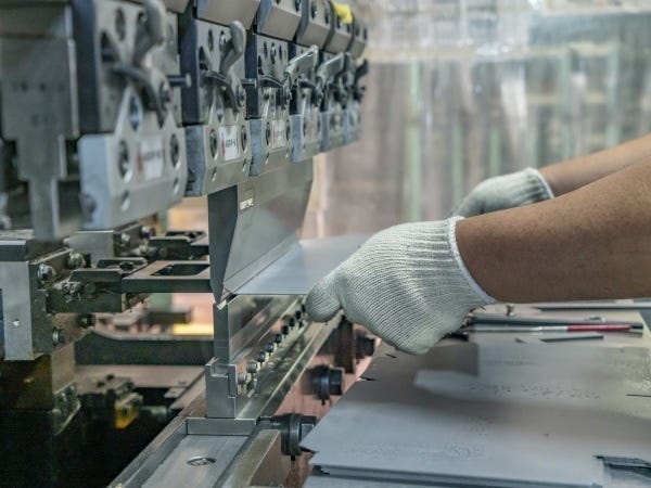 金属製品製造のバックヤードスタッフ（あれば尚可・フォークリフト免許）