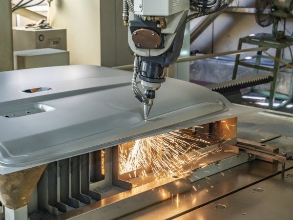 金属製品製造のバックヤードスタッフ（あれば尚可・フォークリフト免許）