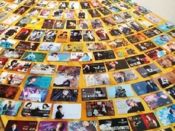 様々な素材を使った豊富な写真名刺のバリーション。