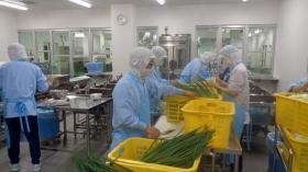 東部学校給食センターでの作業風景です。