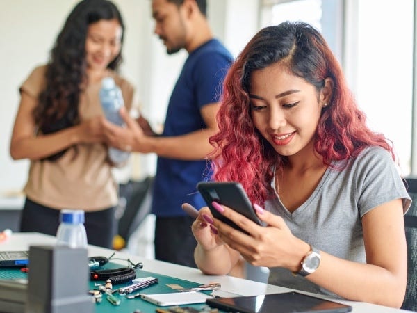 フリードリンクなので、冷蔵庫から好きなドリンクを飲み放題♪