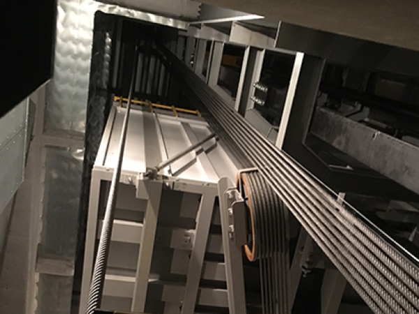 サービスエンジニア・エレベーターのサービスエンジニア（普通自動車運転免許・AT限定可）