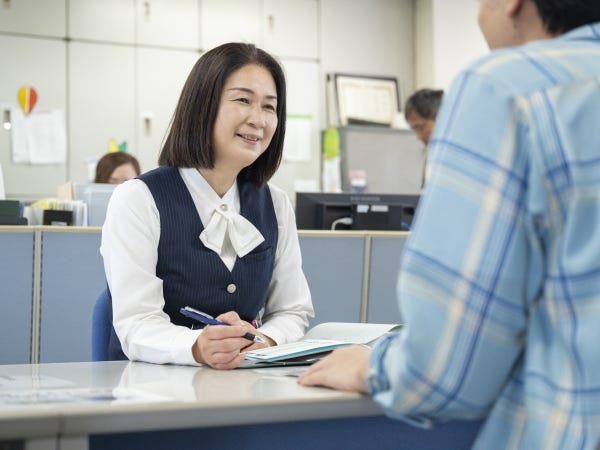 生徒の大半が免許合宿に来た学生です。卒業までの2週間、毎日のように顔を合わせ、サポートします。