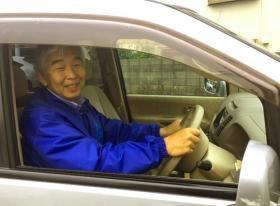 送迎ドライバー。シニアの方も大活躍しています！