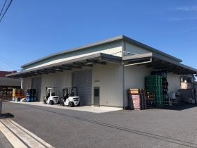 埼玉糧穀 事務所前倉庫