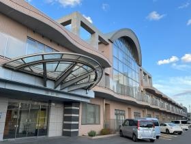 私たちの施設は、通勤に便利な市街地にあります