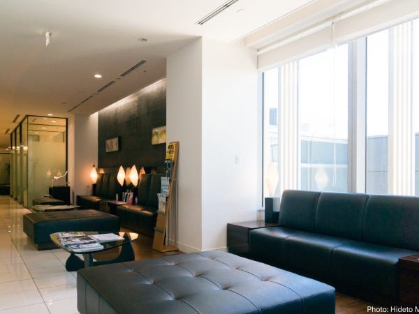 弊社が運営支援するクリニック（六本木）の内装です。