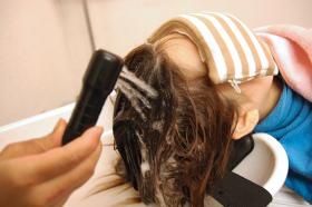 頭皮から心身を元気にして美髪をつくる「頭皮洗浄」