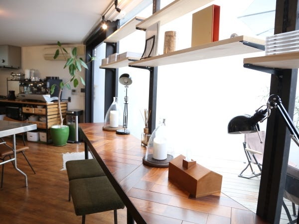 共有スペースにはキッチンやウォーターサーバーなど自由に使い放題♪