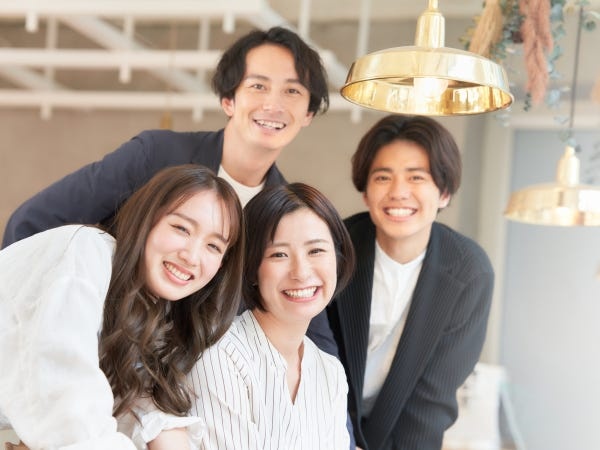 休日にはオンラインゲームをしたり、アニメや映画が好きな社員が多く、優しい社員が多いです。