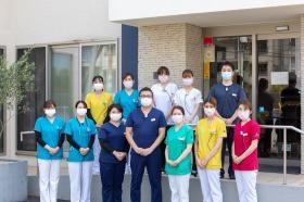 院前にて集合写真