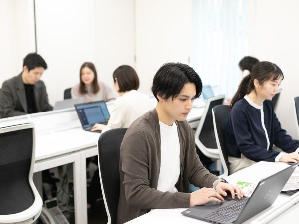 経験を活かしてステップアップしたい方を歓迎しています。知識やノウハウを磨き、長期的なキャリアを積んでいきたい方、お待ちしています！