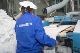 本社工場 タオル投入作業