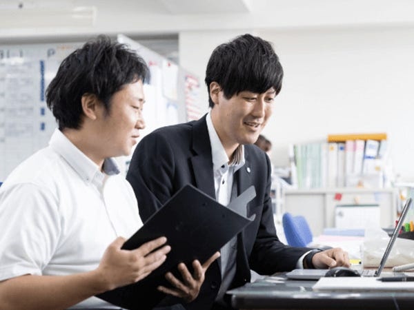 警備の現場に出る日もあり、警備の実務で得た知識を管理業務に活かしています。