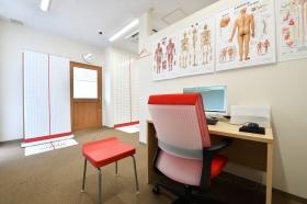 ほねつぎ鍼灸接骨院＿院長室