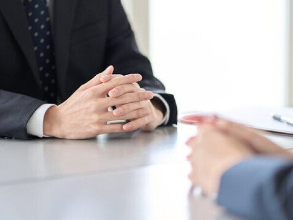 定期的な1on1面談を通じて、技術面やキャリアの相談がしやすい体制を整えており、安心して成長できる環境です。