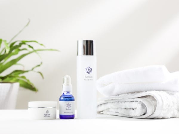 関連会社であるリビオンの化粧品を社割で購入可能◎自社商品・自社メディアにも関われます！コスメの企画販売、PR、インフルエンサーの業務も！