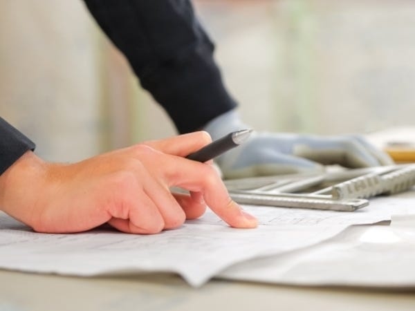 先輩スタッフが一つひとつ丁寧に指導いたします。