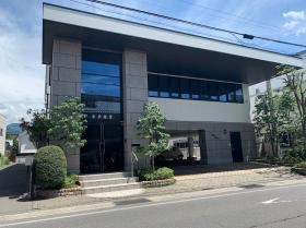 松本らしい町並みの大手４丁目に未来経営の社屋があります。