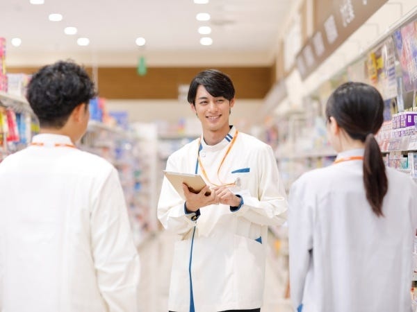 業務習得チェック表を基に業務を習得し、その後は社員として「ヒト」「モノ」「カネ」の経営資源を活用しながら店舗をマネジメントしていただきます。