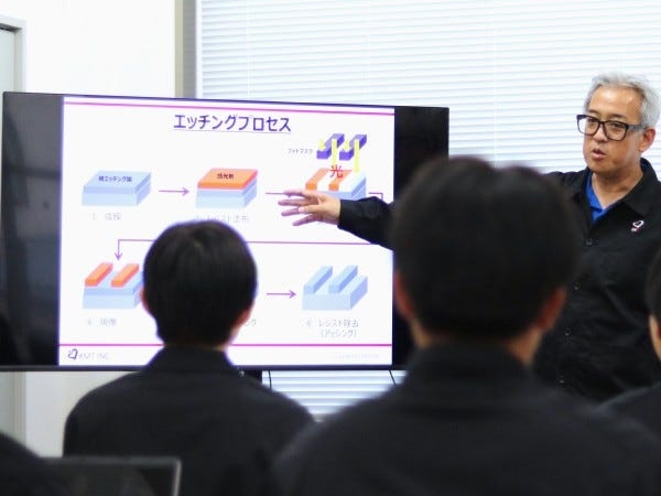 現場に入る前に座学研修は必ず受講いただきます。