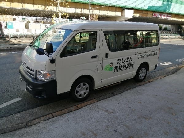 １０人乗りのハイエース