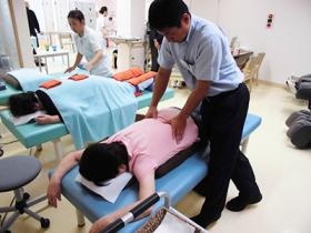機能訓練指導員の「痛みを取る施術」