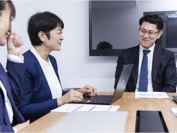 損害保険部門の事務スタッフ